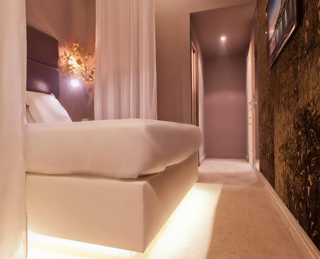 Legend Hotel Paris 4*,  France
