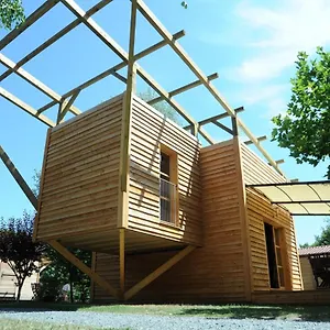camping-les-portes-du-beaujolais.hotels-rhonealpes.com/