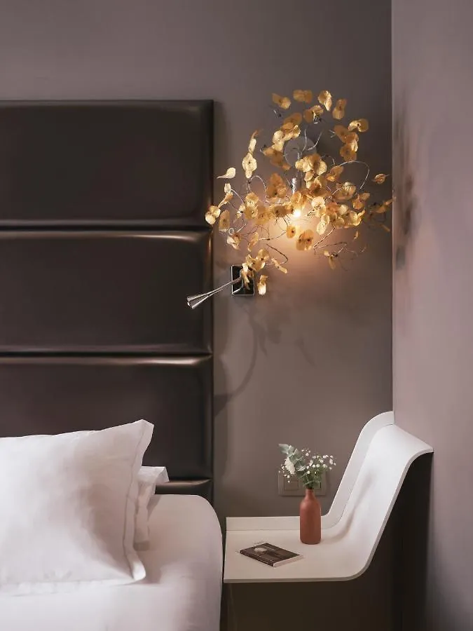 Legend Hotel Paris