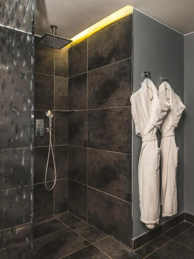 Legend Hotel Paris