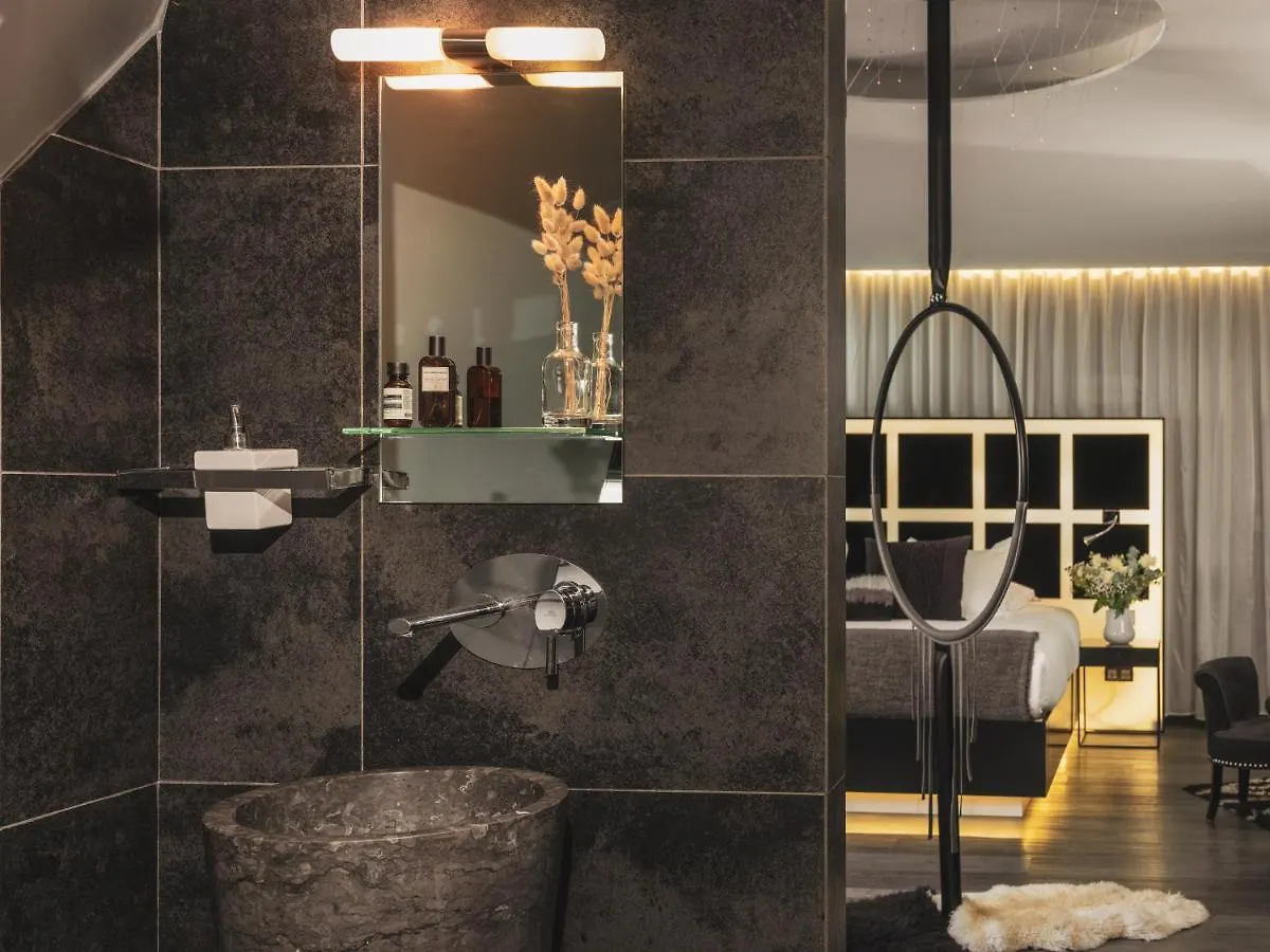 Legend Hotel Paris 4*,  France