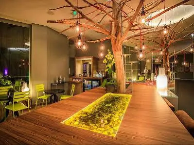 ****  Legend Hotel Paris France